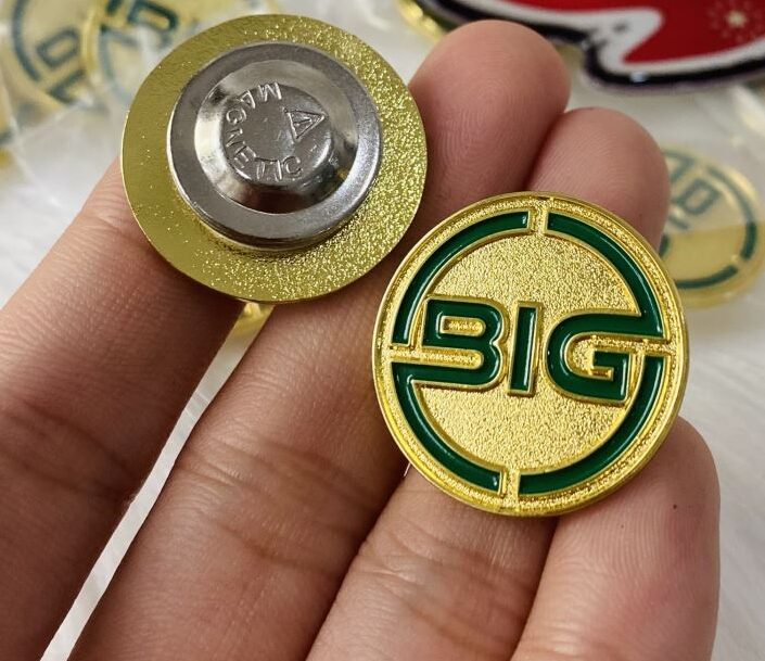 Huy hiệu ăn mòn đổ màu - Hình ảnh 4